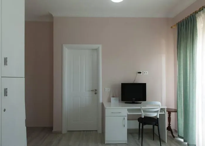 Adriatic East View 公寓 Durrës